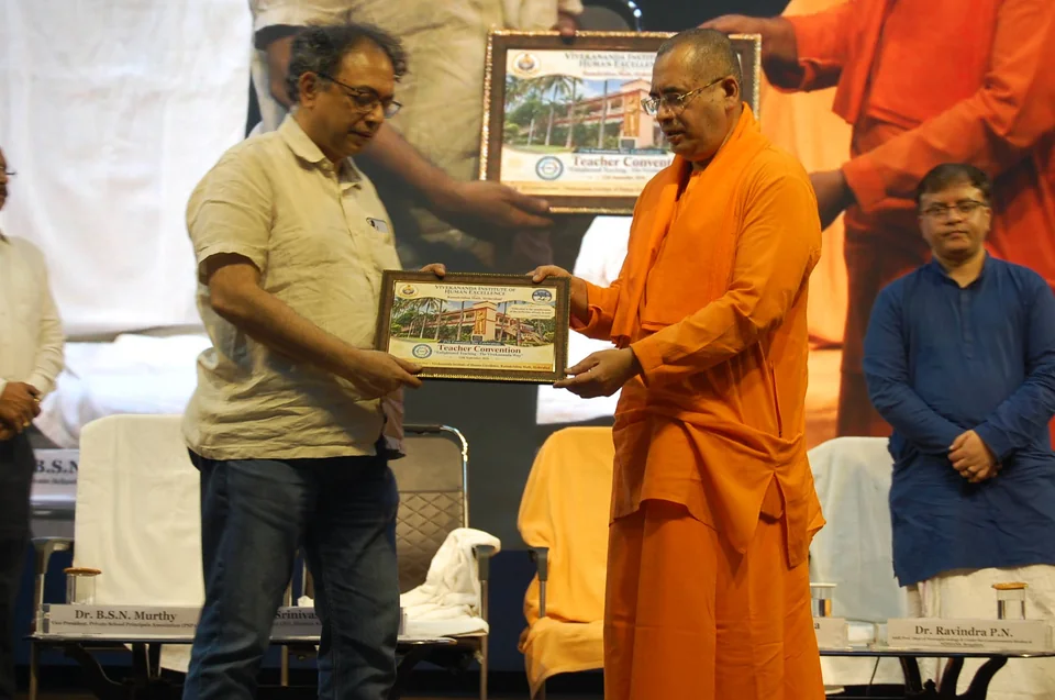 Recognising contributions to the convention at PSPA’s Teacher Convention in Hyderabad