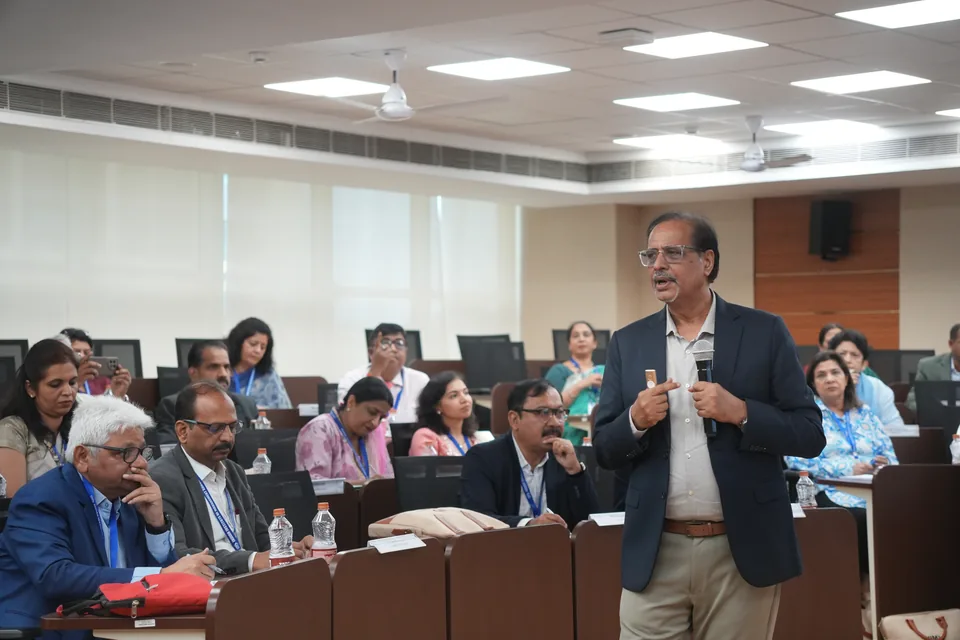 Dr. Ashok Pandey in dialogue with school leaders