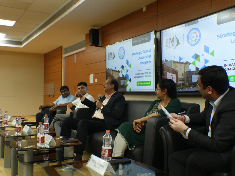 Professional exchange during the Cohort 01 fireside chat