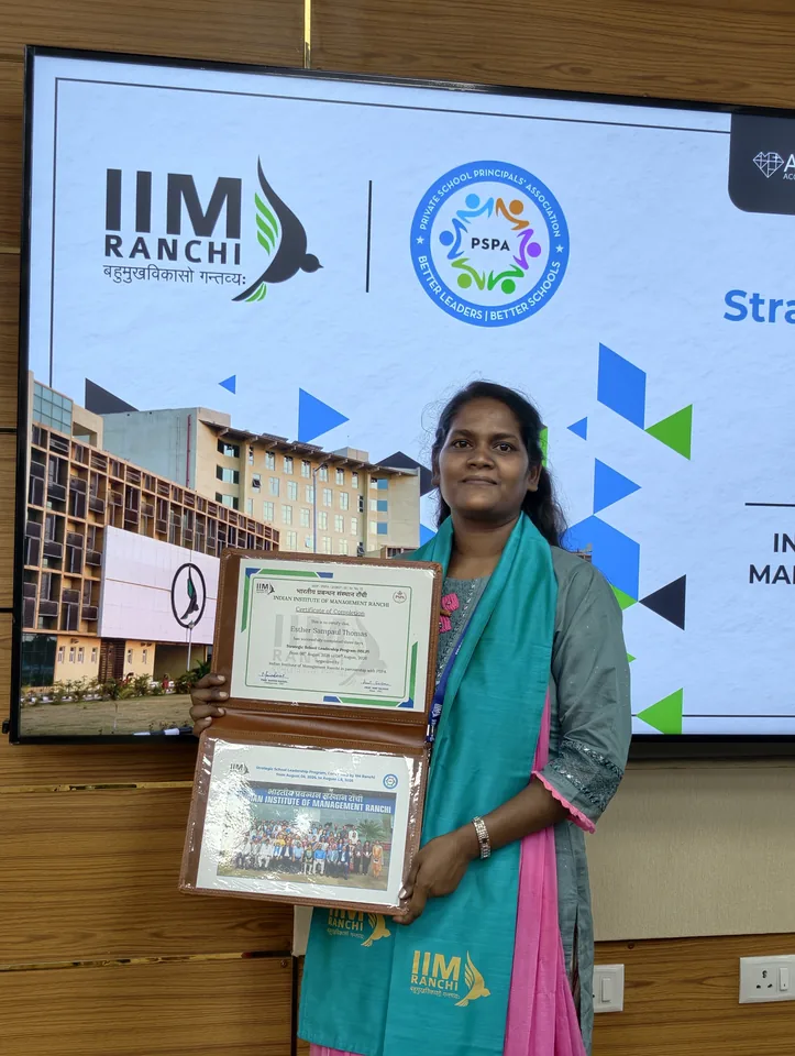 Certificate presentation at the closing session